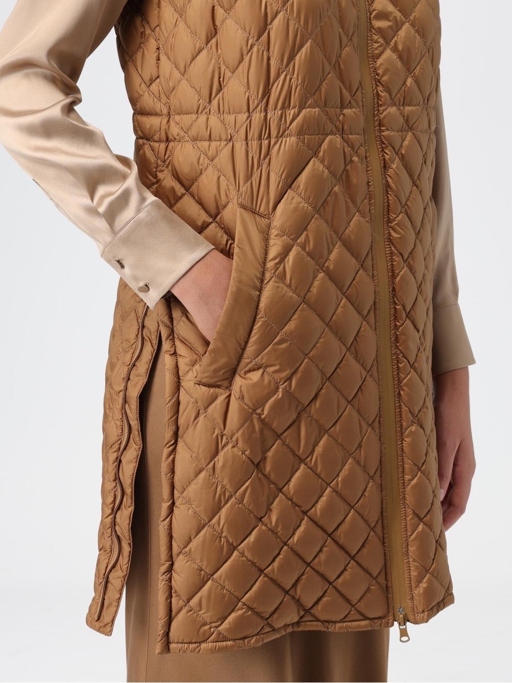 MaxMara Leisure Sleeveless puffer jacket, BNWT, size 12 (fits small) - Picture 4 of 16